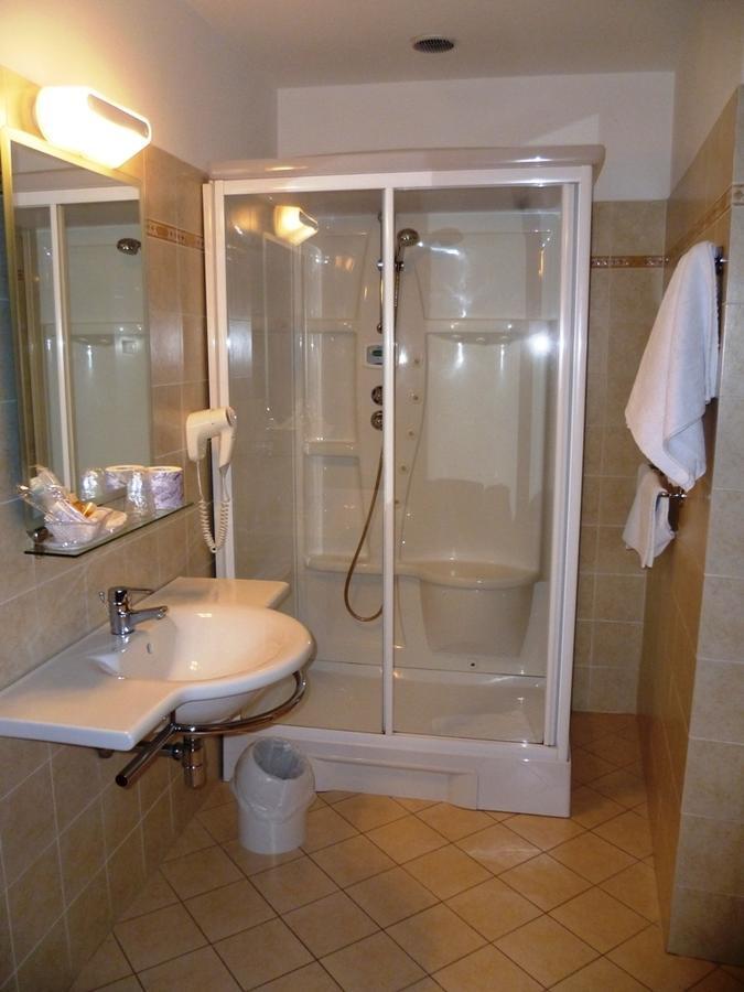Hotel Santa Chiara SantʼAngelo in Vado Habitación foto