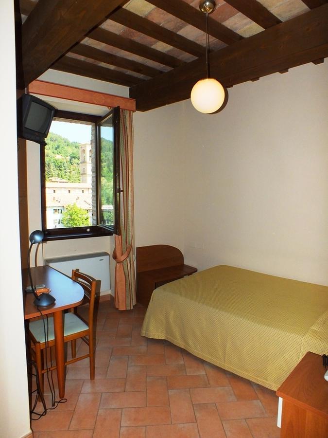 Hotel Santa Chiara SantʼAngelo in Vado Habitación foto